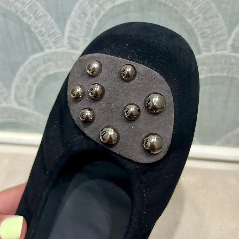 Sabrinas Shoes Black Suede Flats with Silver Embellishments, SZ EU 37‎ (6.5) EUC